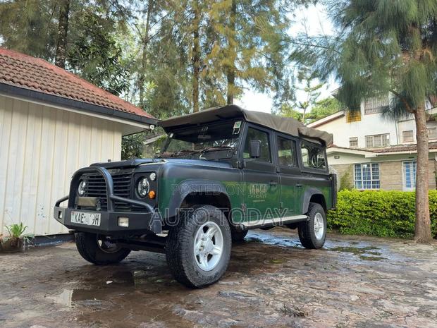Land Rover Defender 1990 Green