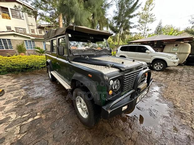 Land Rover Defender 1990 Green