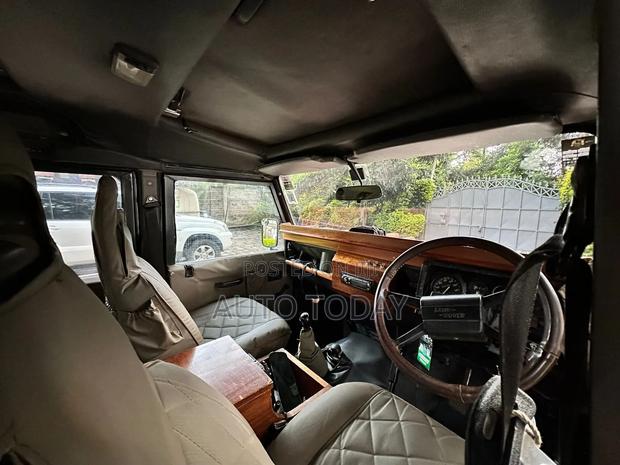 Land Rover Defender 1990 Green