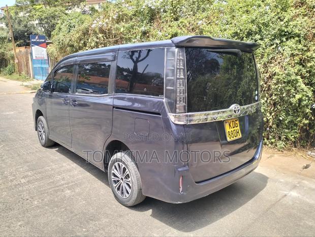 Toyota Voxy 2015 Purple