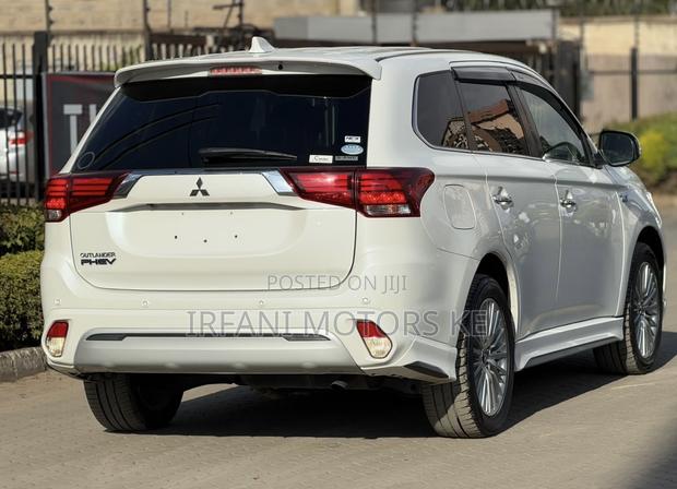 Mitsubishi Outlander 2.4 PHEV AWD 2019 White