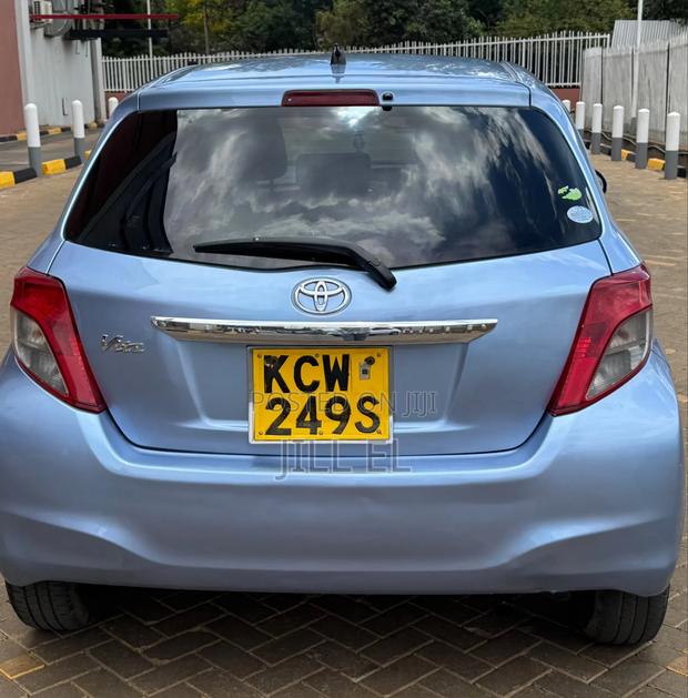 Toyota Vitz 2013 Blue
