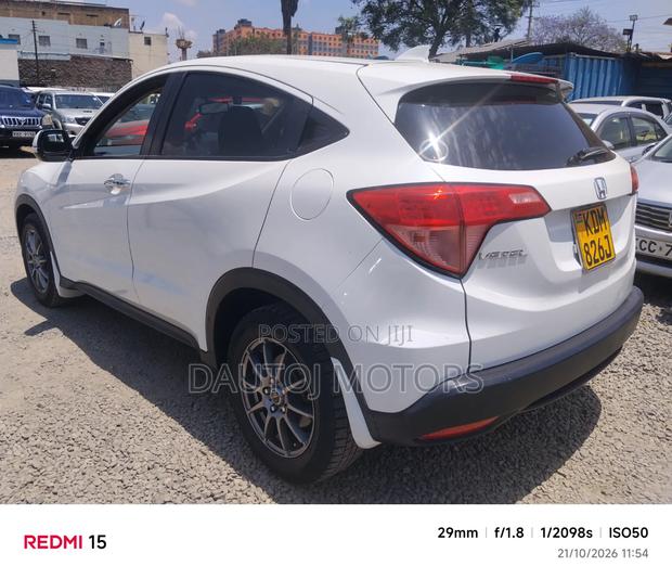 Honda Vezel 2016 White