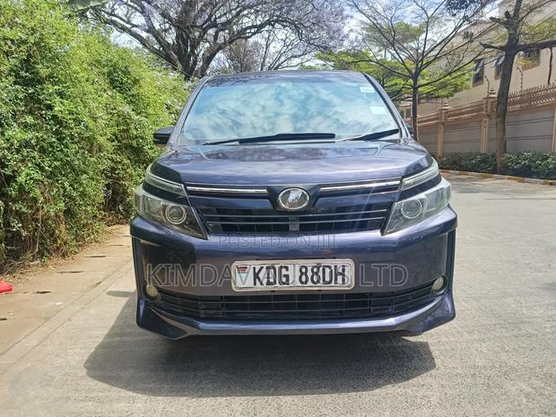 Toyota Voxy 2015 Blue