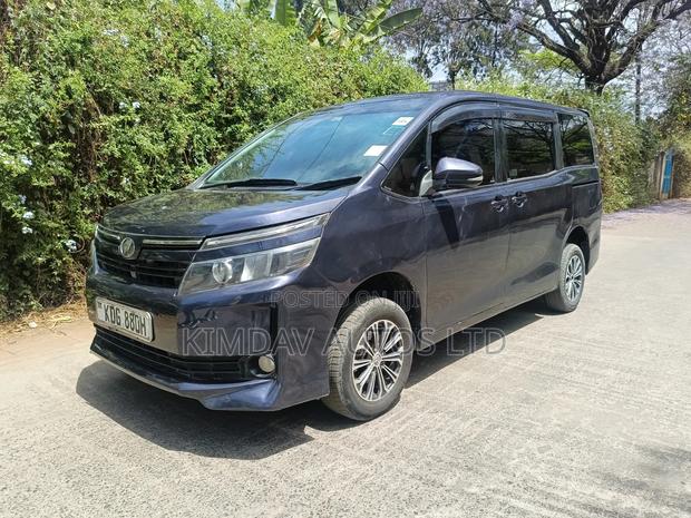 Toyota Voxy 2015 Blue