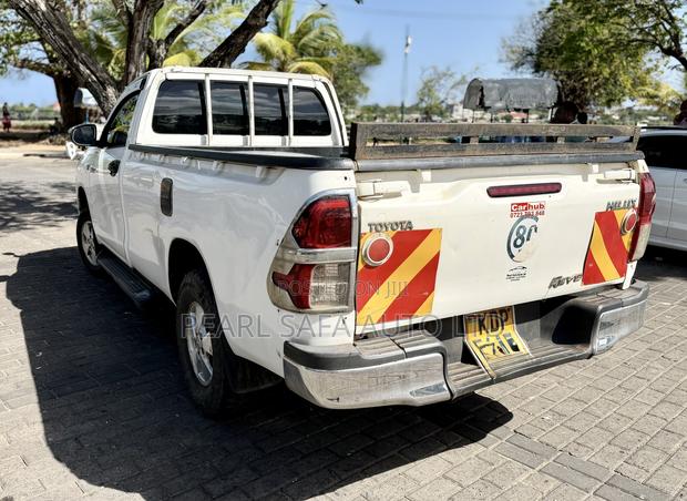 Toyota Hilux 2017 White
