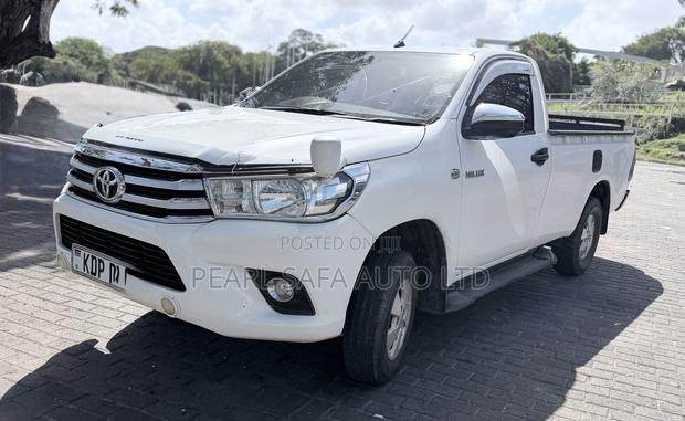 Toyota Hilux 2017 White