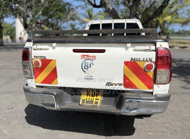 Toyota Hilux 2017 White