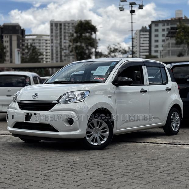 Toyota Passo 2019 White
