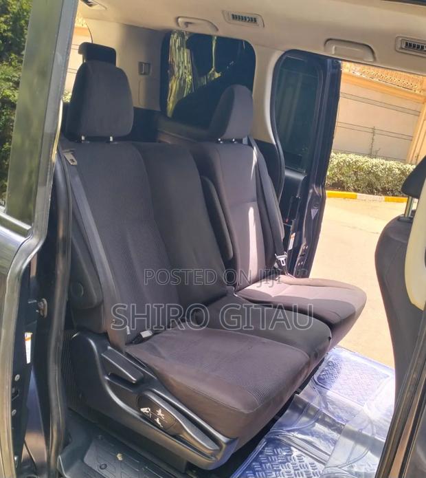 Toyota Voxy 2015 Gray