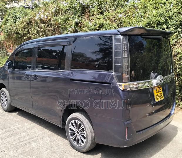 Toyota Voxy 2015 Gray