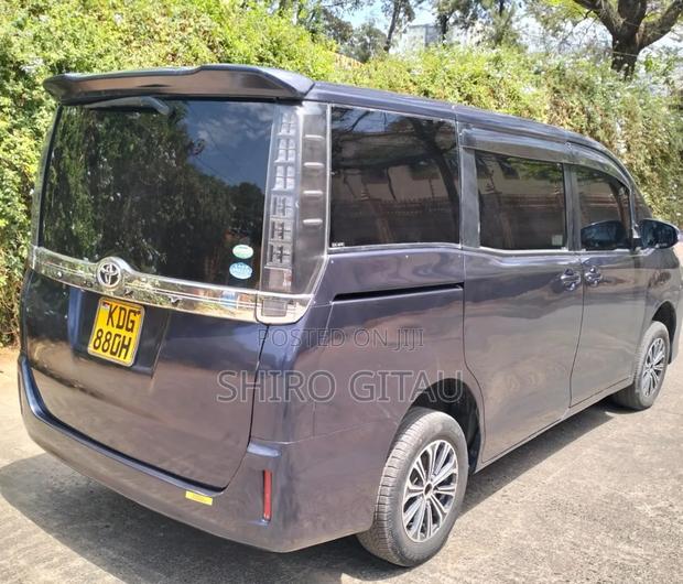 Toyota Voxy 2015 Gray