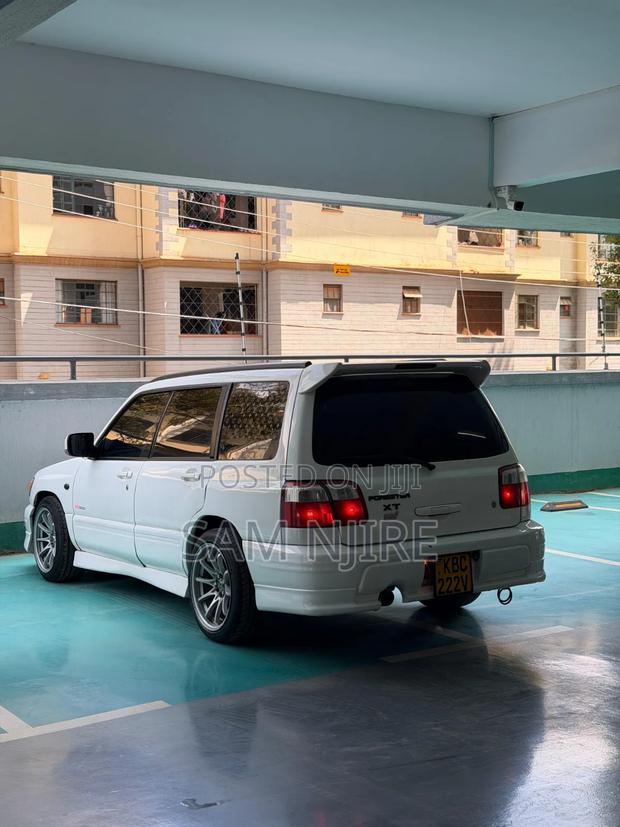 Subaru Forester Automatic 2004 White
