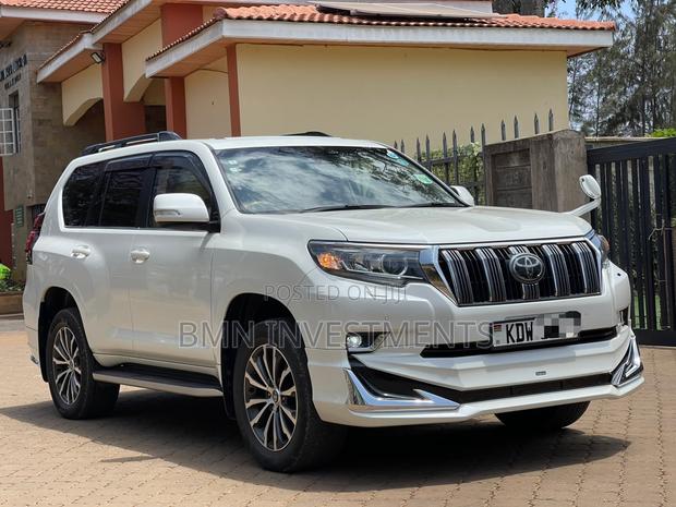 Toyota Land Cruiser Prado 2018 White