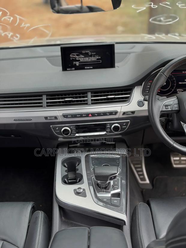 Audi Q7 2019 Gold