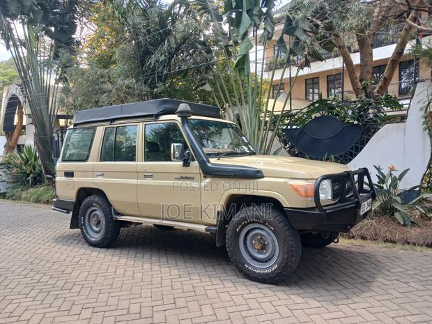 Toyota Land Cruiser 2012 Beige