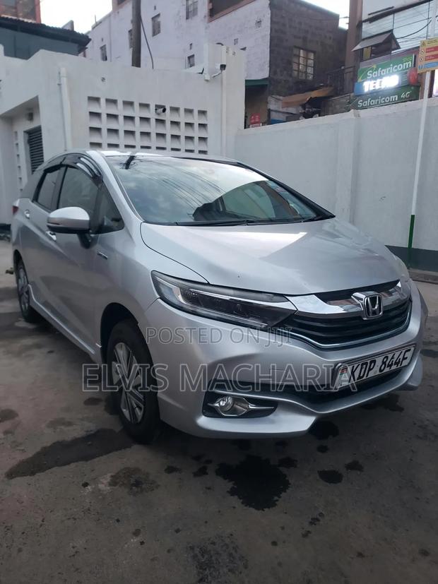 Honda Fit Shuttle 2016 Silver