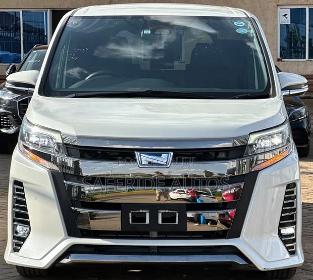 Toyota Noah 1.8 FWD Hybrid (7 seater) 2019 Pearl
