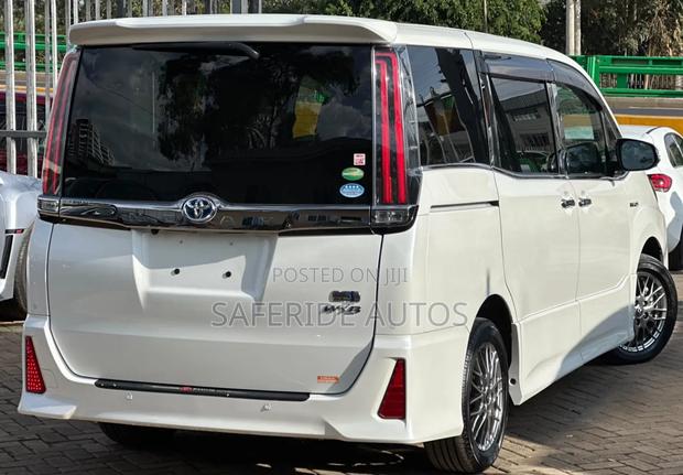 Toyota Noah 1.8 FWD Hybrid (7 seater) 2019 Pearl