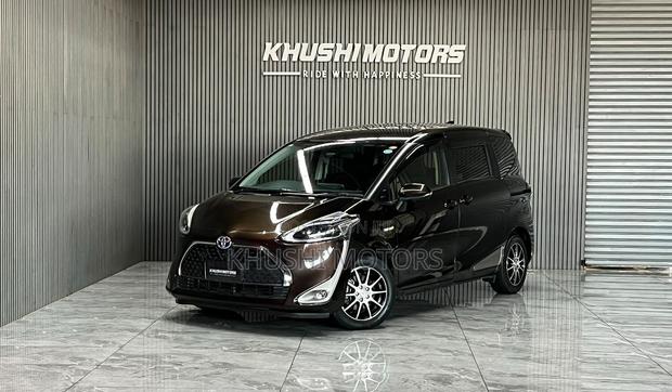 Toyota Sienta 2019 Brown