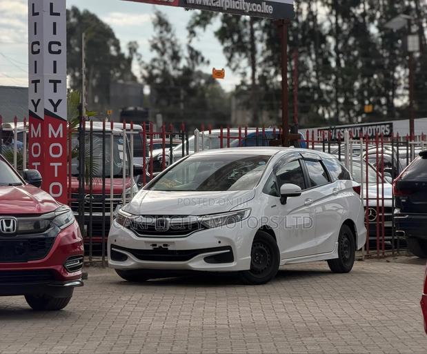 Honda Fit Shuttle 1.5 Hybrid 2WD 2019 White
