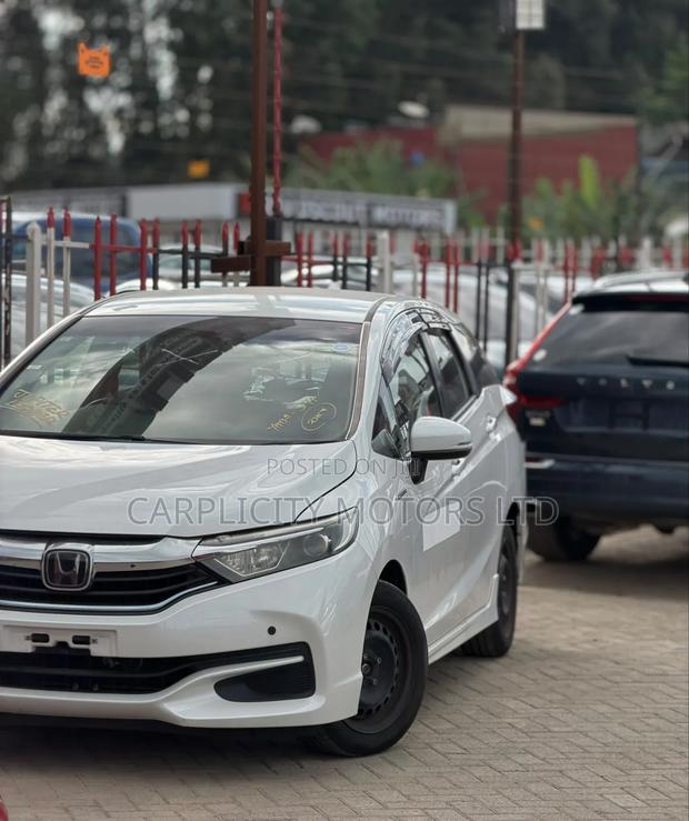 Honda Fit Shuttle 1.5 Hybrid 2WD 2019 White