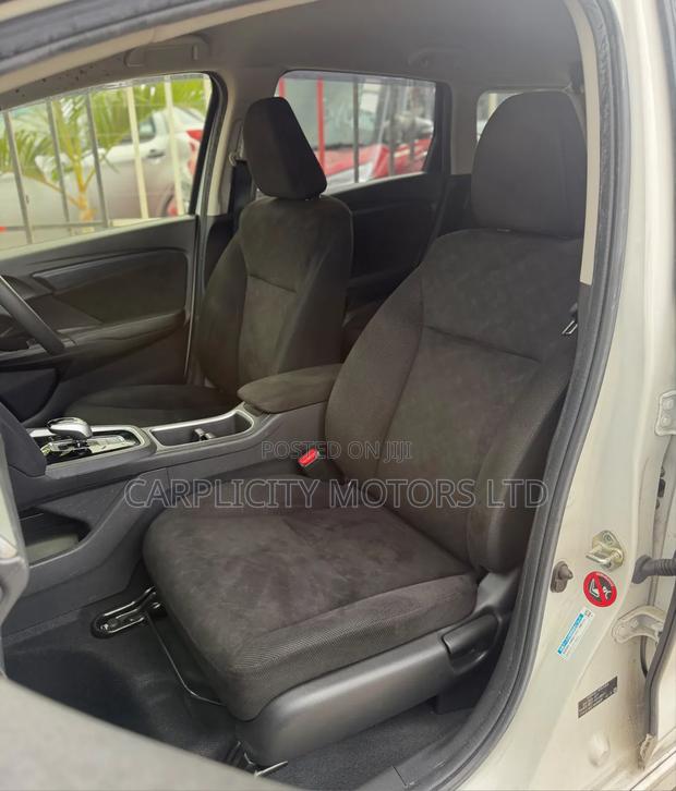 Honda Fit Shuttle 1.5 Hybrid 2WD 2019 White