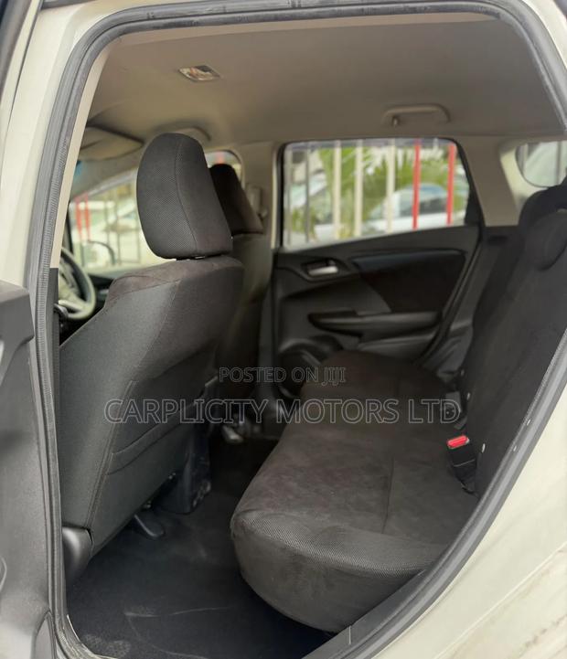 Honda Fit Shuttle 1.5 Hybrid 2WD 2019 White