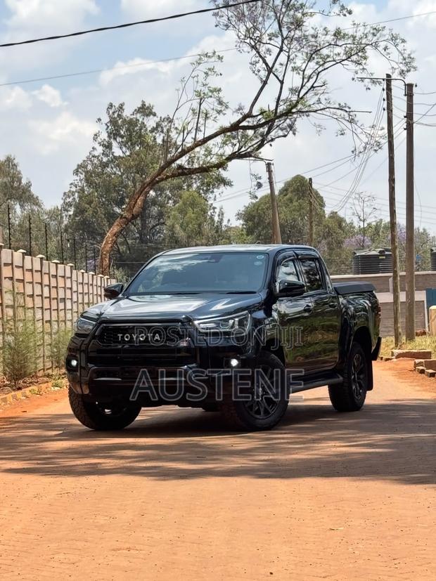 Toyota Hilux Revo Double Cab Deisel 2.4 AWD 2022 Black