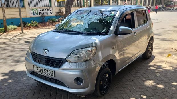 Toyota Passo 2016 Silver