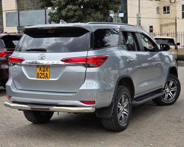 Toyota Fortuner 2017 Silver