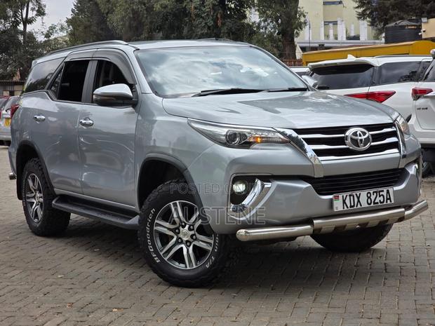 Toyota Fortuner 2017 Silver