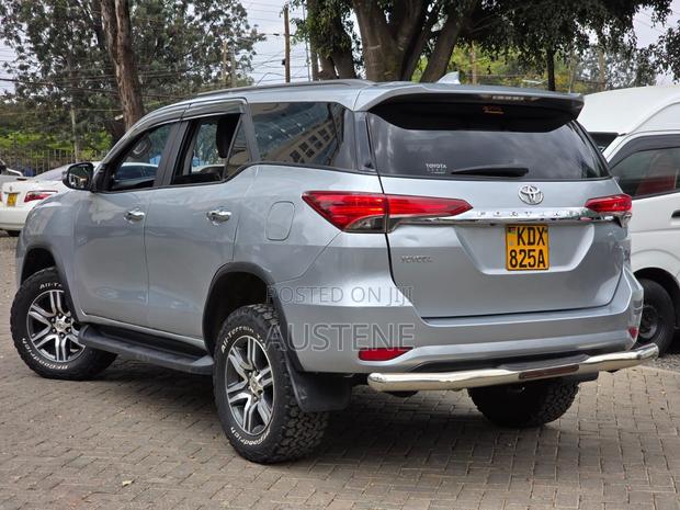 Toyota Fortuner 2017 Silver