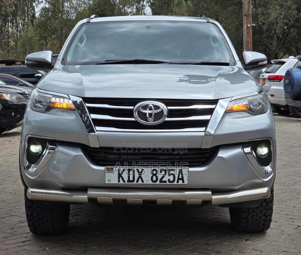 Toyota Fortuner 2017 Silver
