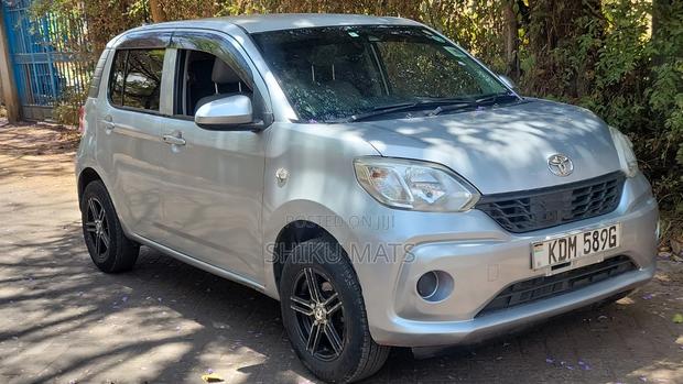 Toyota Passo 2016 Gray