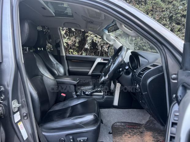 Toyota Land Cruiser Prado 3.0 TD 2011 Gray