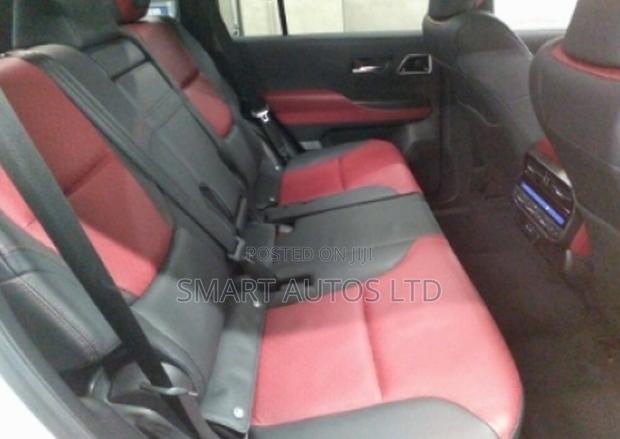 Toyota Land Cruiser LC300 2021 Off white