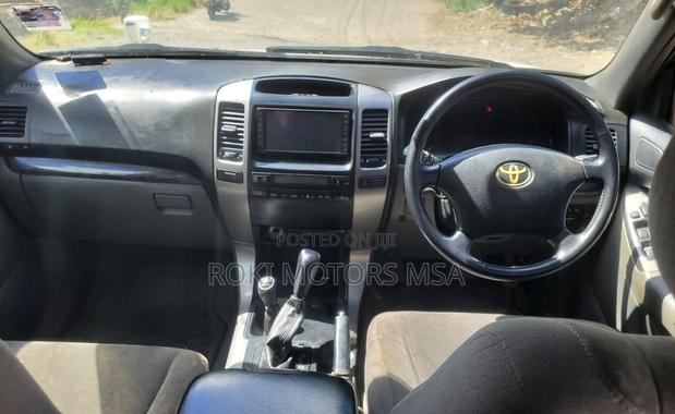 Toyota Land Cruiser Prado 2007 White