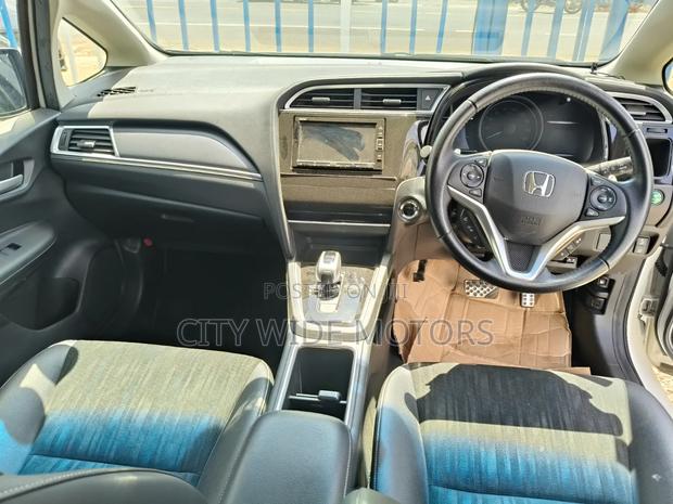 Honda Fit Shuttle 1.5 Hybrid 2WD 2019 White