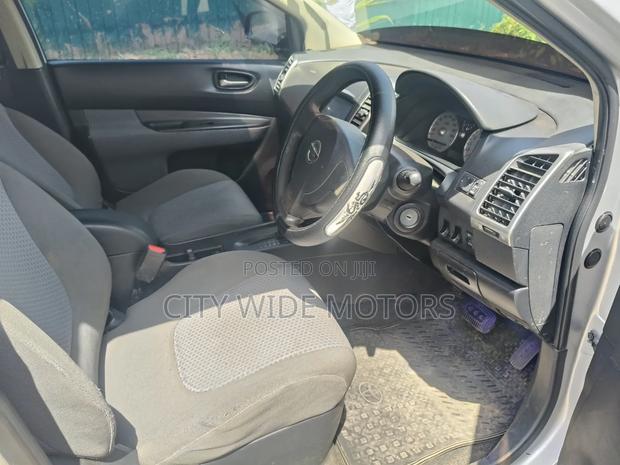 Nissan Wingroad 2011 Silver
