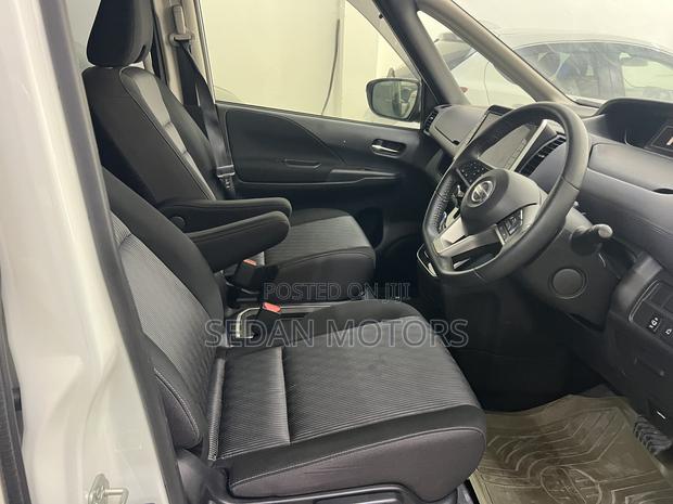 Nissan Serena 2019 Beige