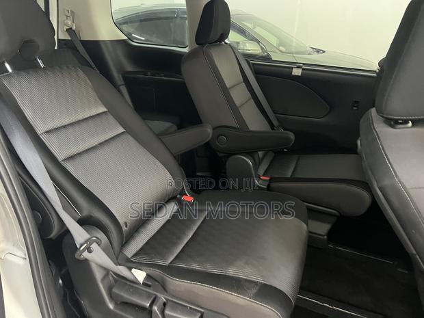 Nissan Serena 2019 Beige