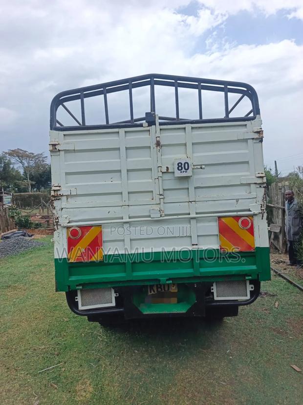 Mitsubishi Canter 2005