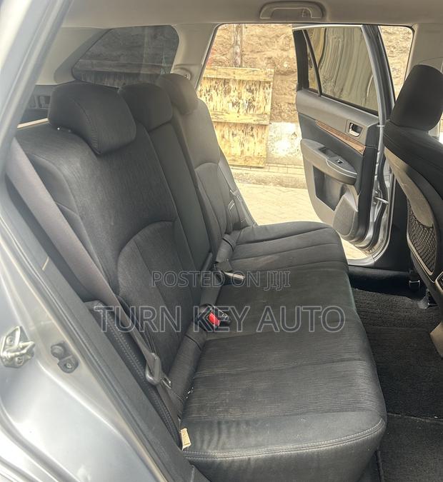 Subaru Outback 3.6R 2012 Silver