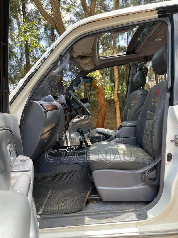 Toyota Land Cruiser Prado 2001 White