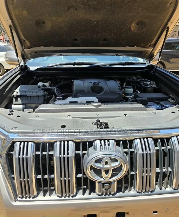 Toyota Land Cruiser Prado 2.8 2022 Silver