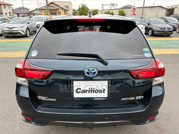 Toyota Corolla Fielder 1.5 Hybrid FWD 2019 Black