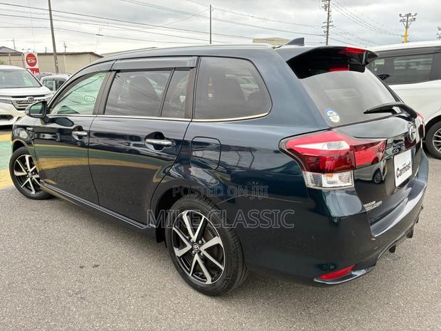 Toyota Corolla Fielder 1.5 Hybrid FWD 2019 Black