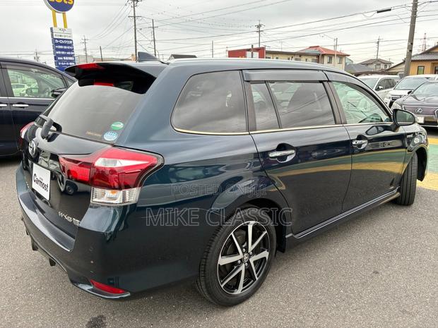 Toyota Corolla Fielder 1.5 Hybrid FWD 2019 Black