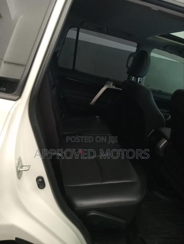 Toyota Land Cruiser Prado 2017 White
